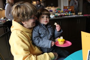 kids at cupcake event2