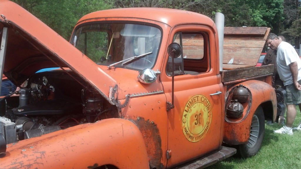 Logo on old tow truck