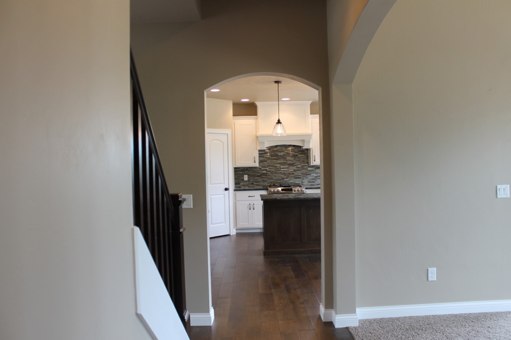 Meyer arch into kitchen