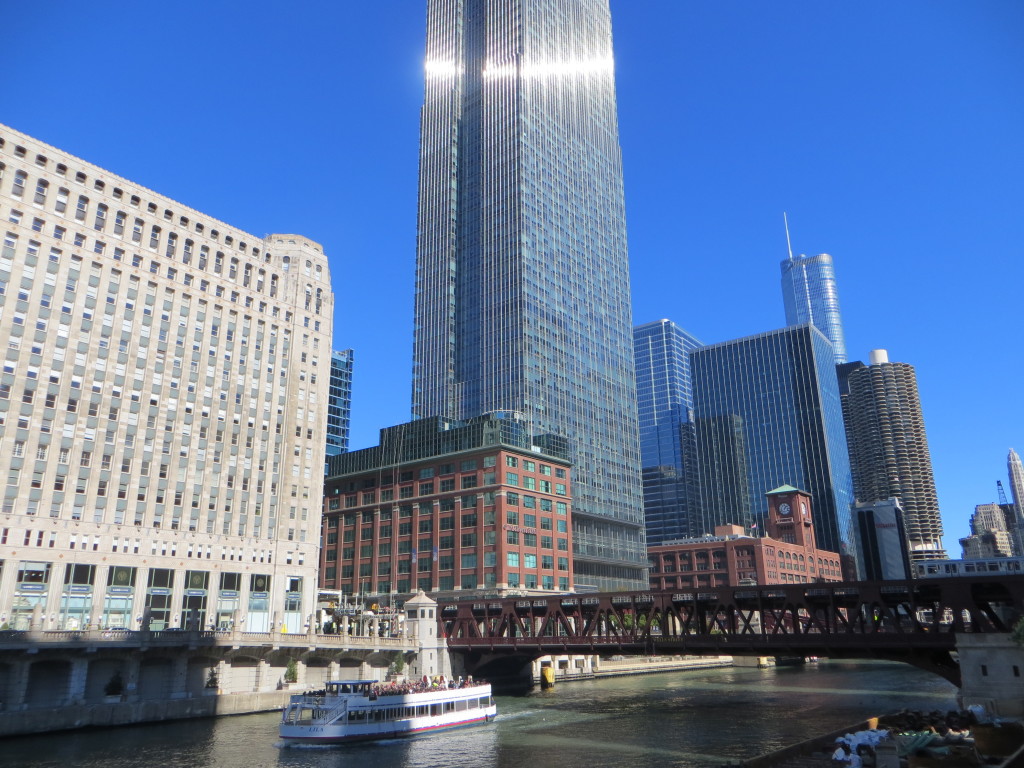 waterway with skyline chicago 2014