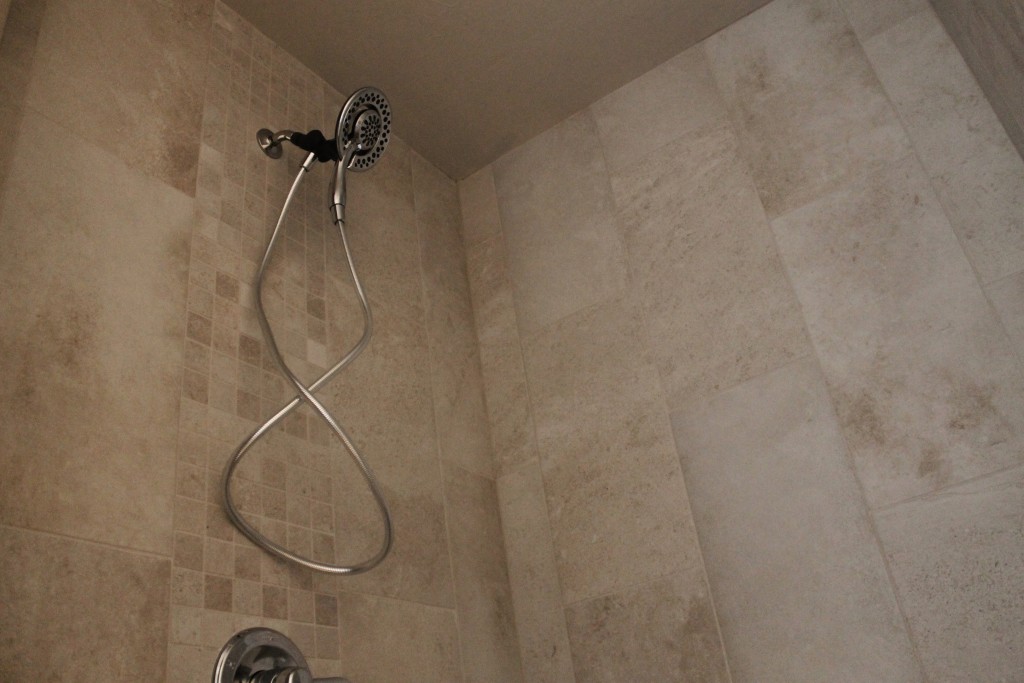 5337 tile shower in master bath (2)