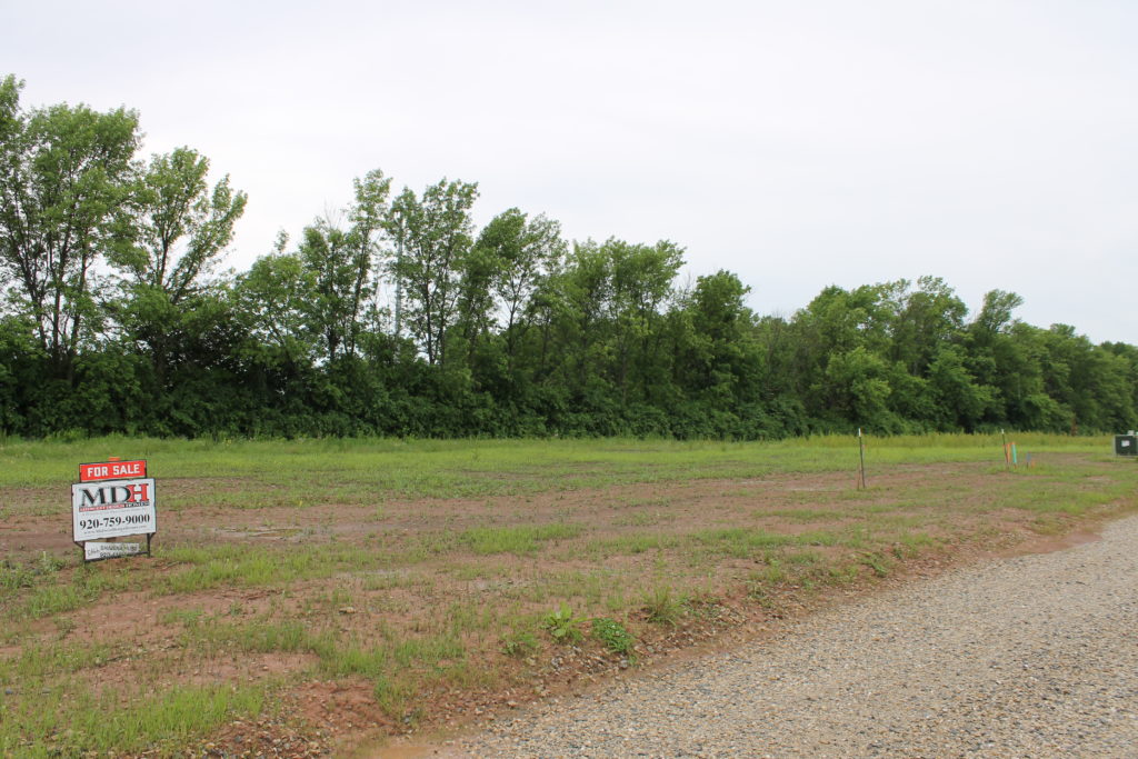 parker farms tree-lined lot