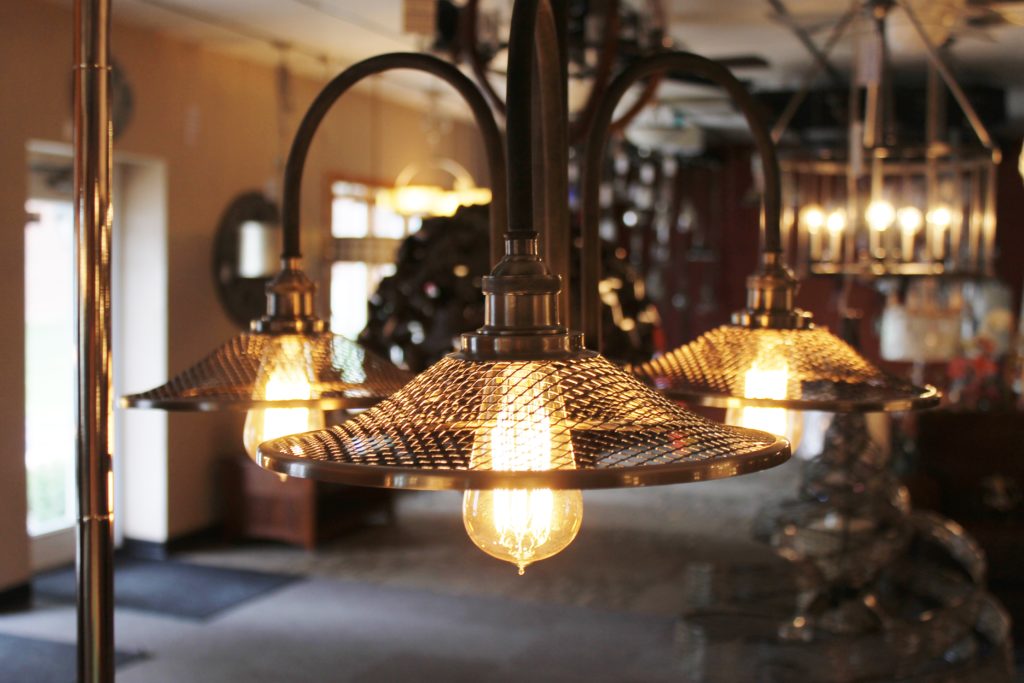 dining-room-downlight-chandelier-with-metal-mesh-shades