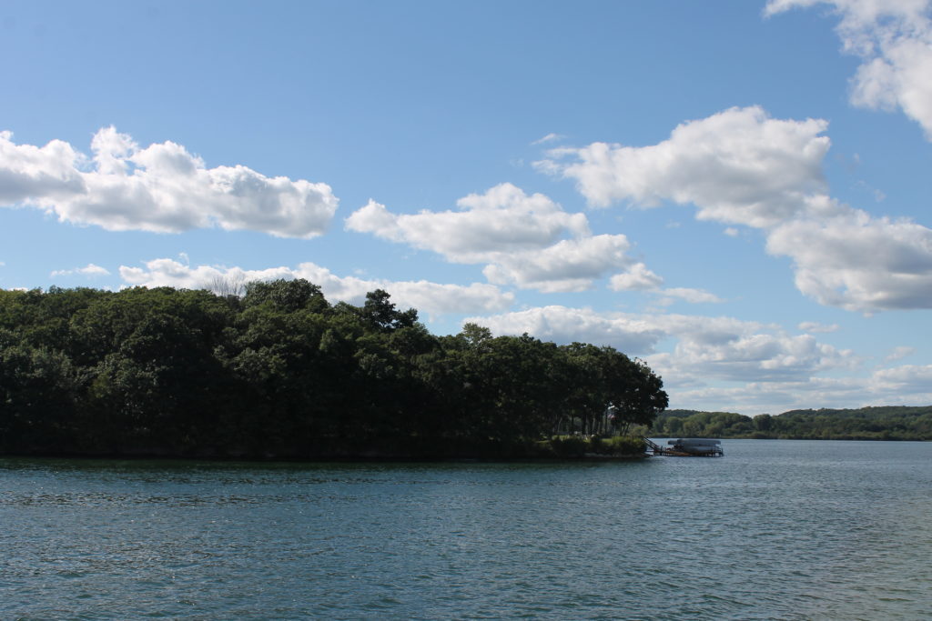 green-lake-wi-boat-tour-sugar-loaf-island
