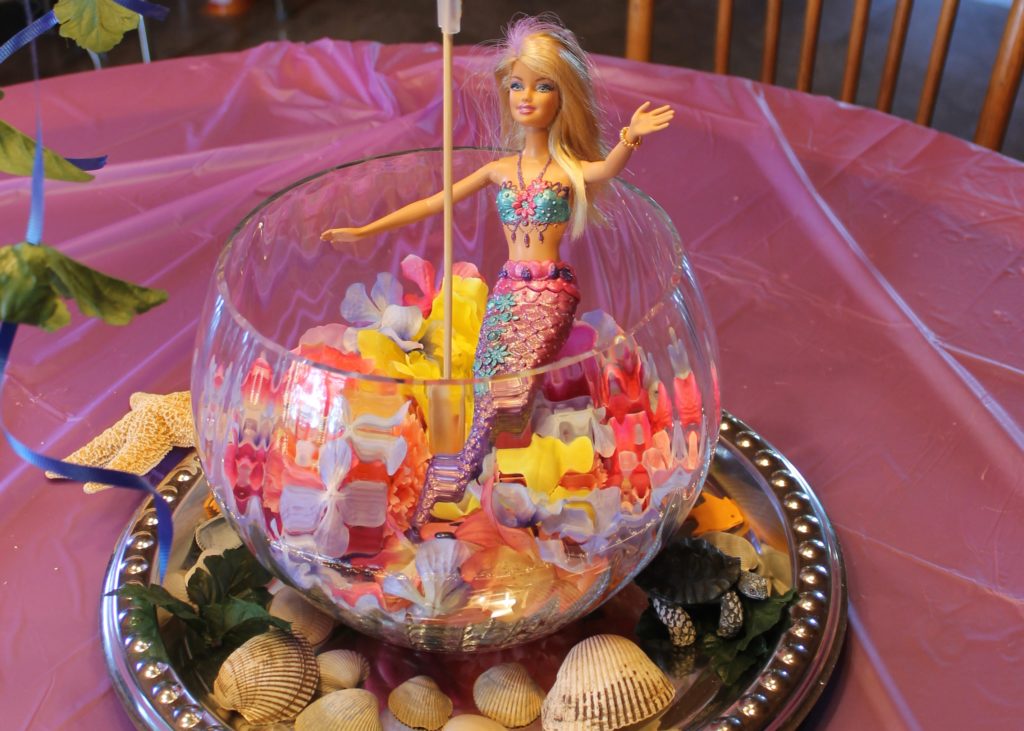 barbie-mermaid-center-table-display-for-birthday-party-2016