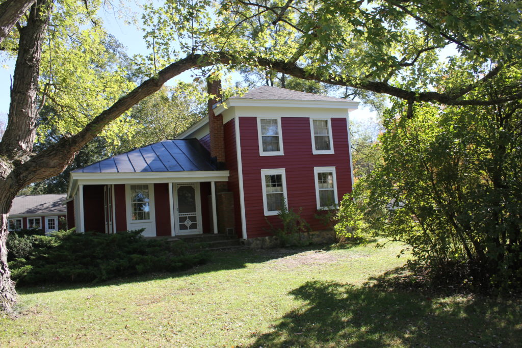 fall-home-tour-red-house-in-rural-wi