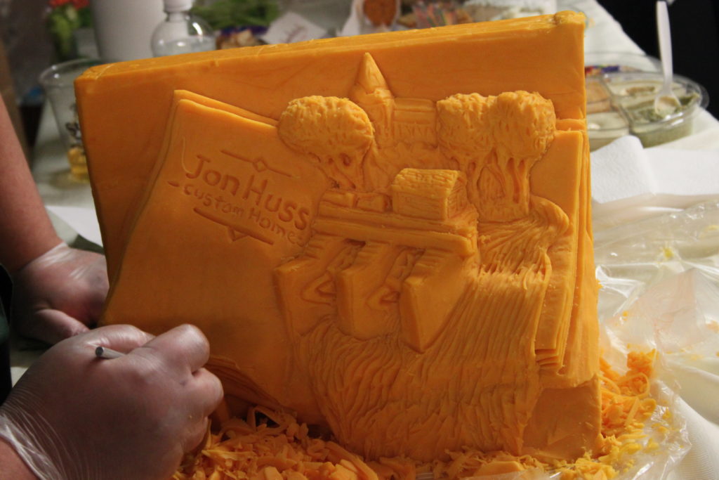 jon-huss-carved-cheese-kaukauna-art-show