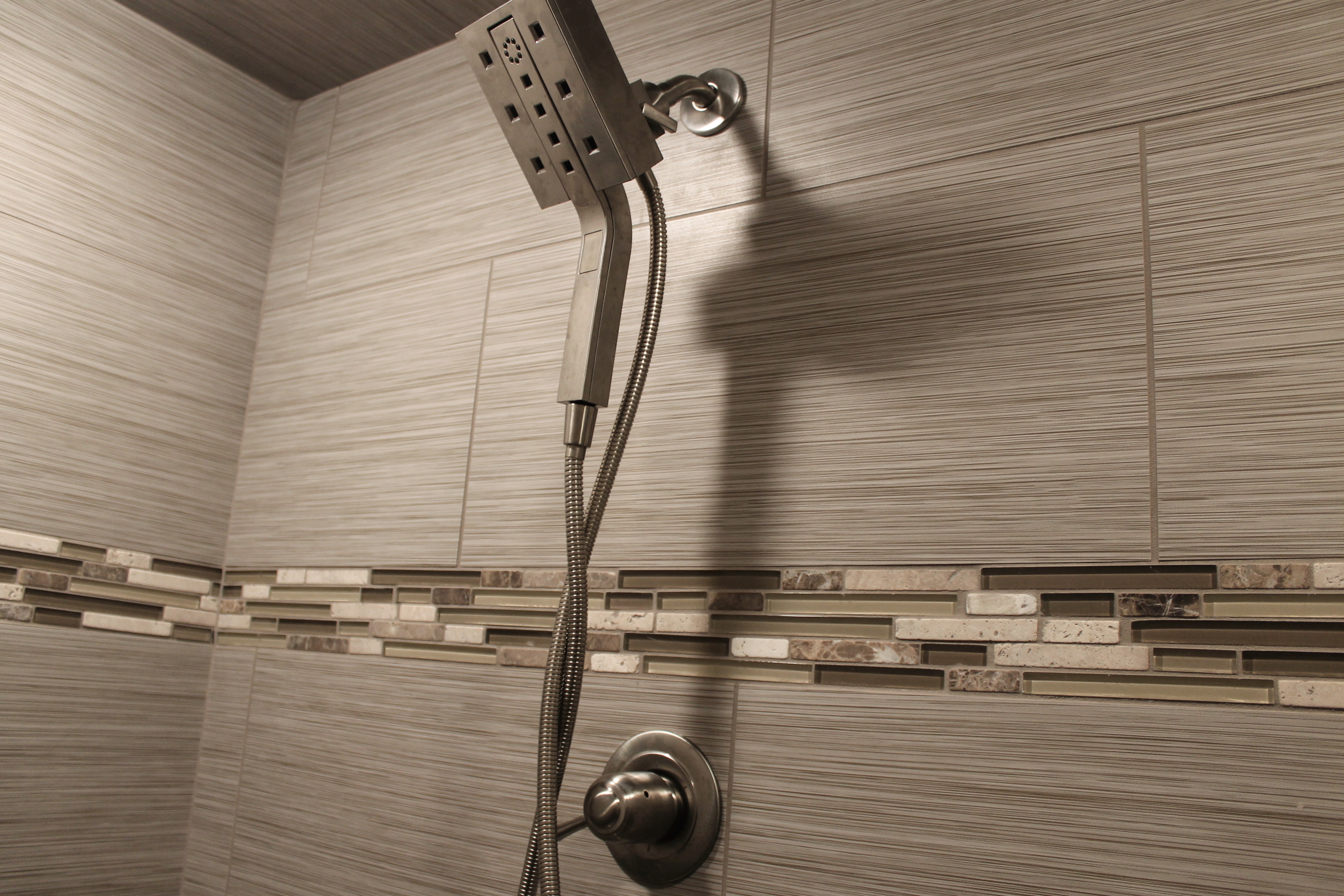 What S Hot In Tile Showers Right Now, Linen Tile Bathroom