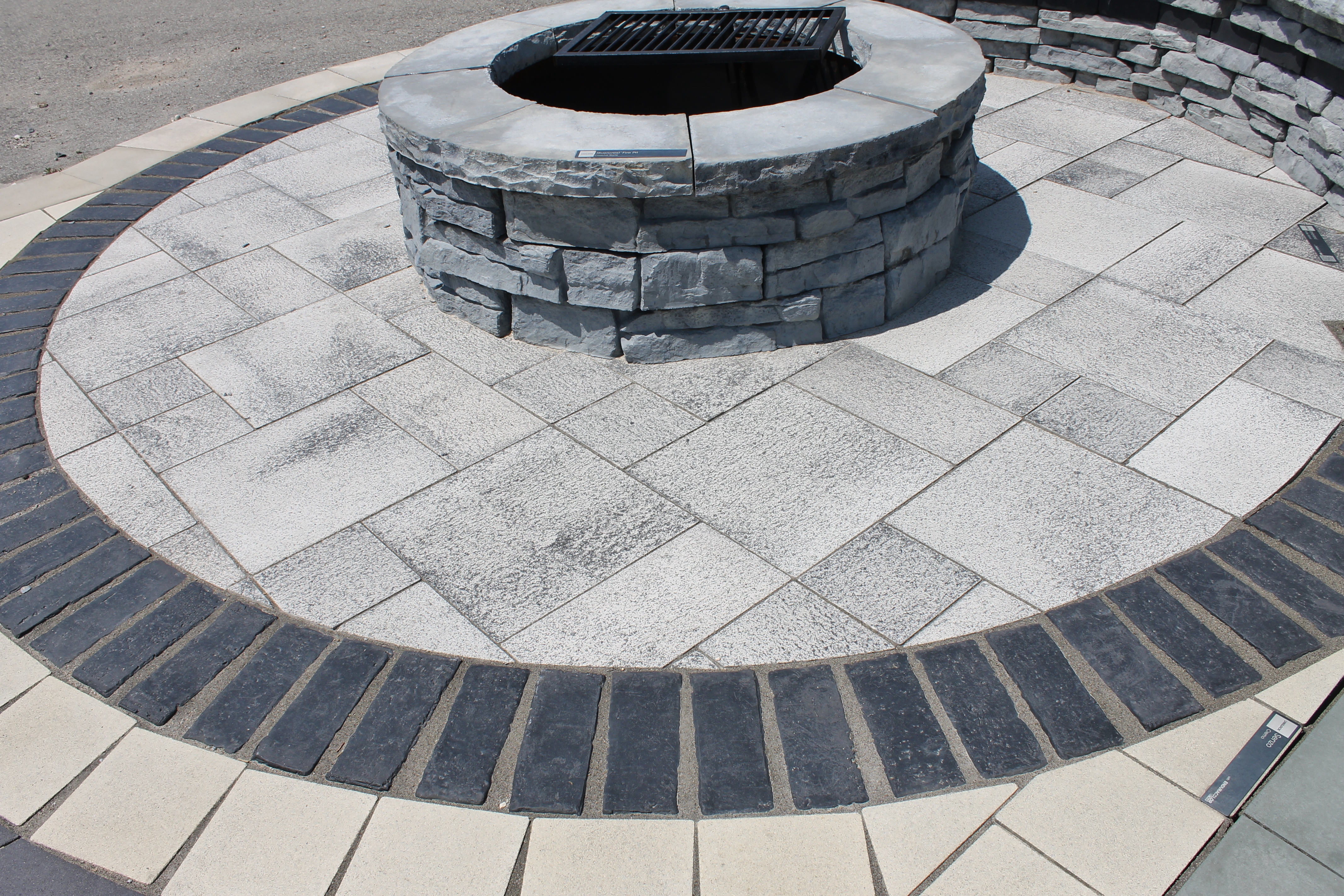 Three Landscape Trends Going Strong At, Gray Pavers For Fire Pit